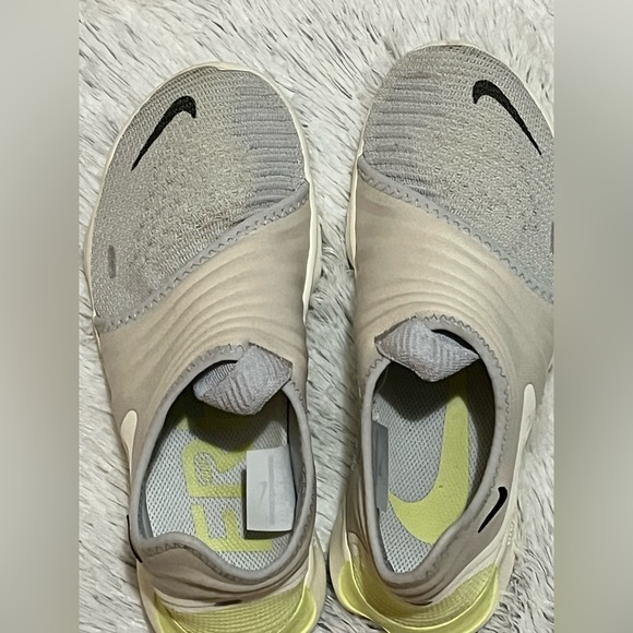 Nike Frees - Picture 1 of 3